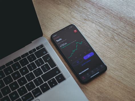 Compare the Best Online Trading Platforms in the Philippines.